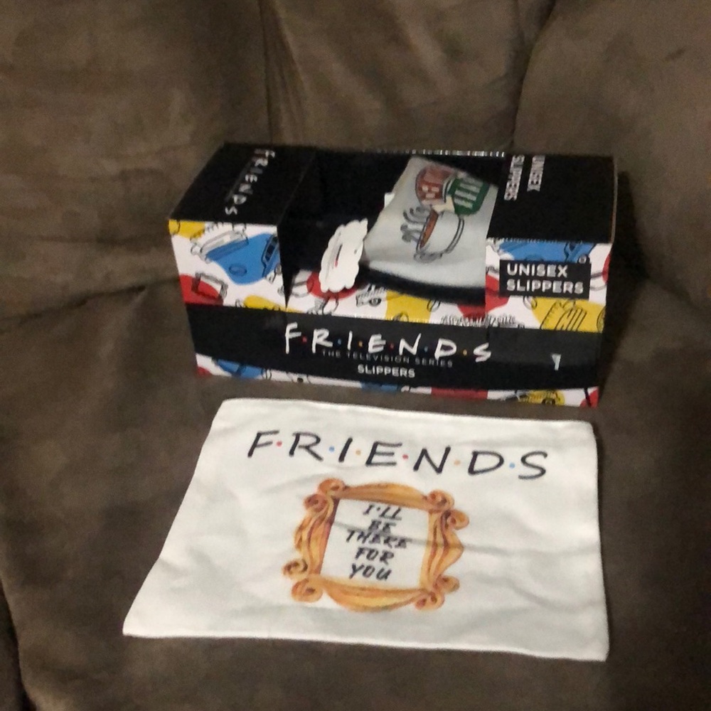 Friends Slippers & Toiletries Bag